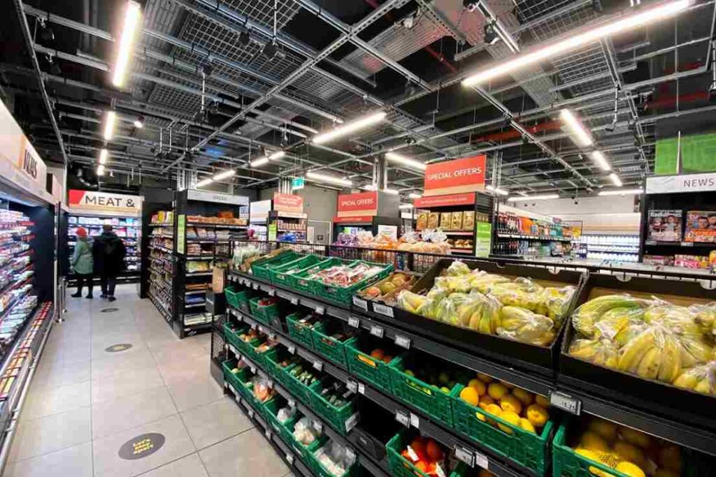 Shopping Centre in Ealing Broadway